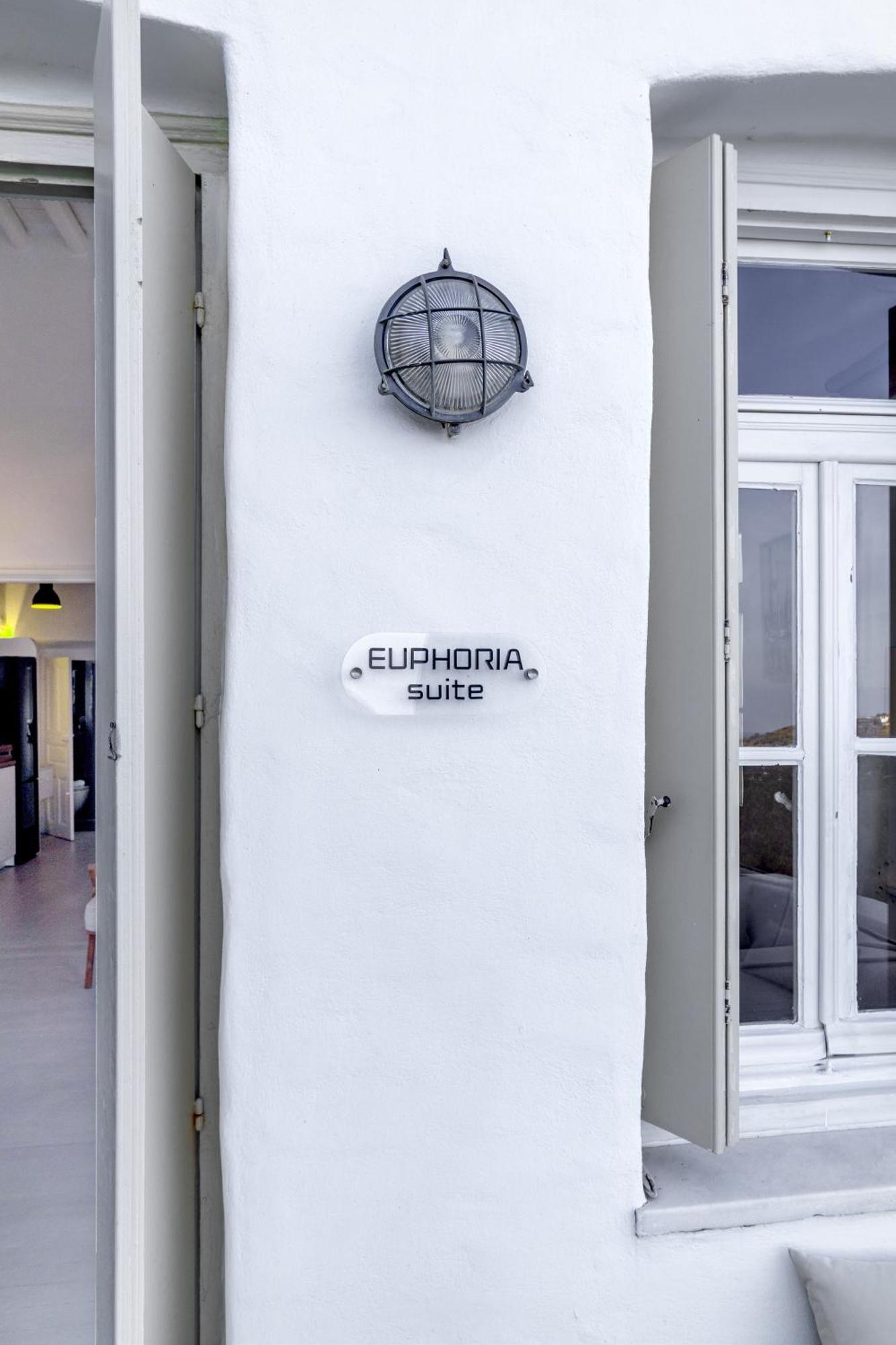 Rabagas Suites - In The Heart Of Sifnos อพอลโลเนีย ภายนอก รูปภาพ
