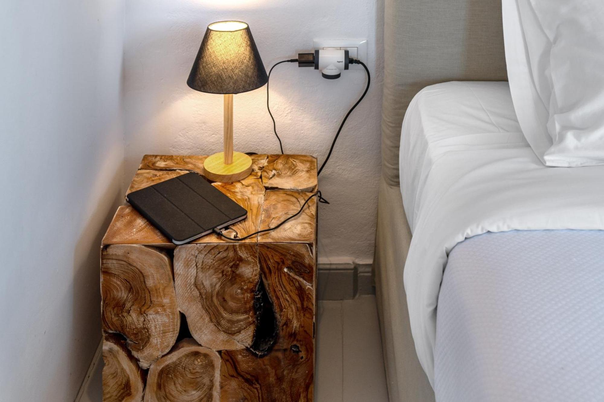 Rabagas Suites - In The Heart Of Sifnos อพอลโลเนีย ภายนอก รูปภาพ